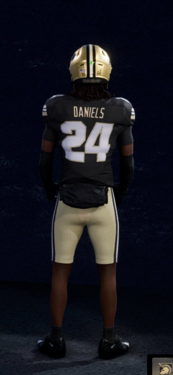 Dropthatfive's tweet photo. @Equipment_Guru @notyoboinomo @DripsportsK Please let us get these dreads for generated recruits in the next update 🙏🏾 I beg you. This is what we NEED!!! Look at that tilt, perfect example for those wrs/cbs and maybe even Qbs 😍 https://t.co/Y01ORscI6H