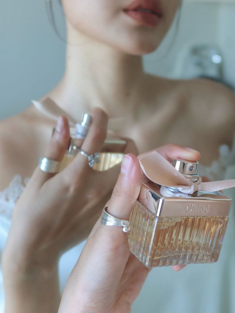 fahphatofficial's tweet photo. [ 260808 ] IG Post Update🩵💫

There’s something special about every first🕊️ 
🔗https://t.co/NQLpKj9tZk

#chloeparfums #chloeparfumTH #chloesignature
#FahPhattraa https://t.co/Tfsw2yzgMy