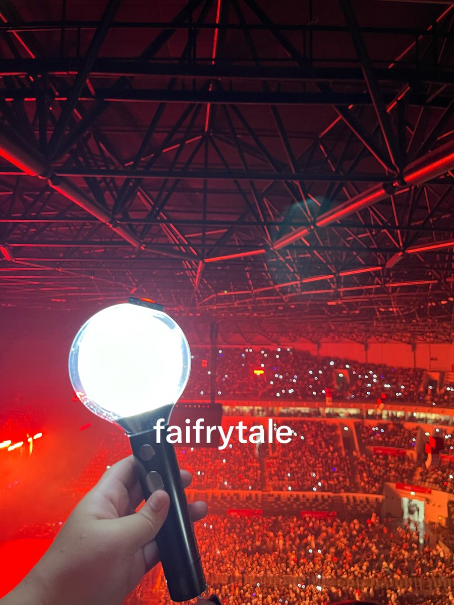 faifrytale's tweet photo. Want to sell (wts) BTS Lightstick Special Edition // BTS LS SE

💸 450k
🍊 only split / kalo mau fullpay oren beda harga
✨ mulus, cuma kepake pas HOTS, punya sendiri
❗️ minus gak ada qr code wv (hilang😓)
📍 Tangerang Selatan / Jakarta Pusat

#zonauang #bts #army #btslightstick https://t.co/T3C5Tz2UYW