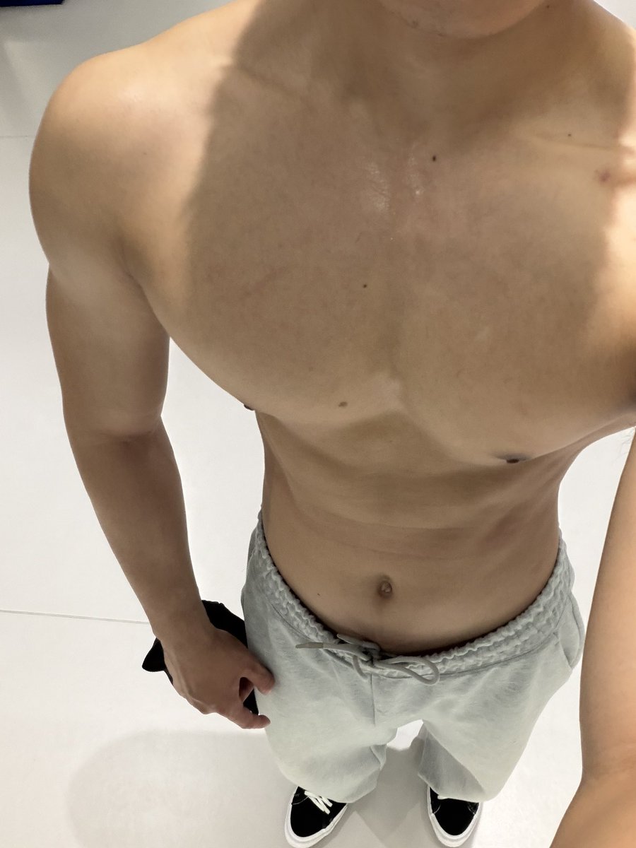 FuckForever_2's tweet photo. 命令墨尔本进入春天 https://t.co/3azKLTeMCI