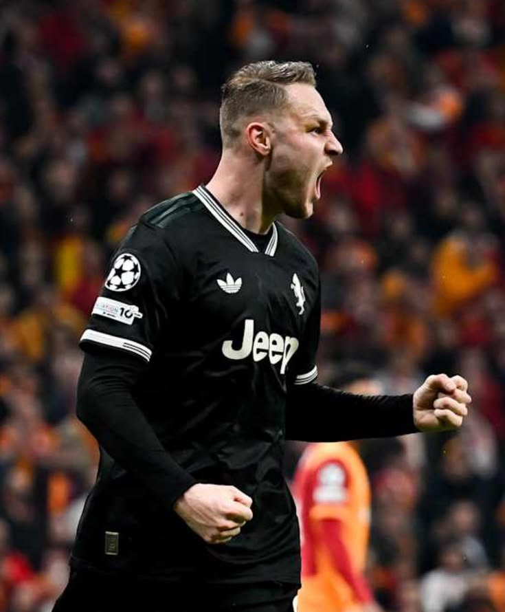 Jvntss247's tweet photo. 📌 𝐉𝐔𝐕𝐄𝐍𝐓𝐔𝐒 𝐔𝐏𝐃𝐀𝐓𝐄 📝

@romeoagresti 🗞 | Dirinya menegaskan bahwa rumor kepindahan Koopmeiners ke #Napoli TIDAK BENAR. Setelah melakukan verifikasi langsung, ia mendapat penolakan yang sangat tegas; TIDAK ADA negosiasi yang dilakukan antara dua pihak. ⛔ #Juventus https://t.co/Ye9tXleIlt
