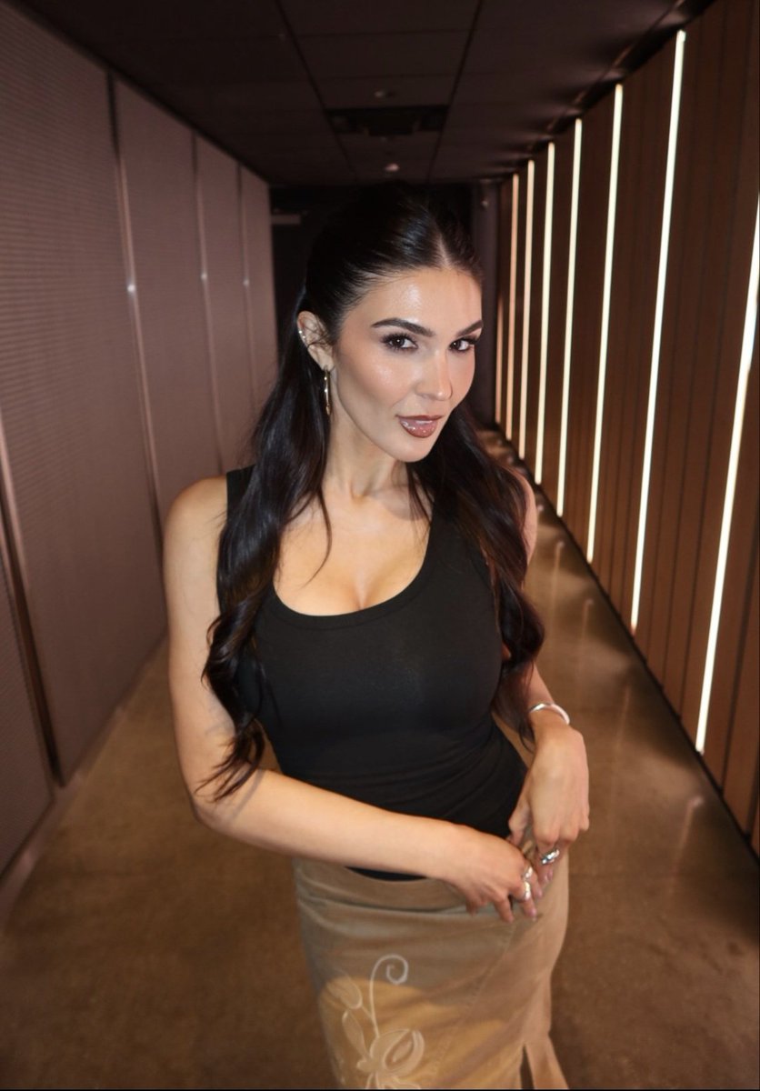 viv_rain96's tweet photo. @catherinekelley servining in Philly https://t.co/R6Yxmmen0x