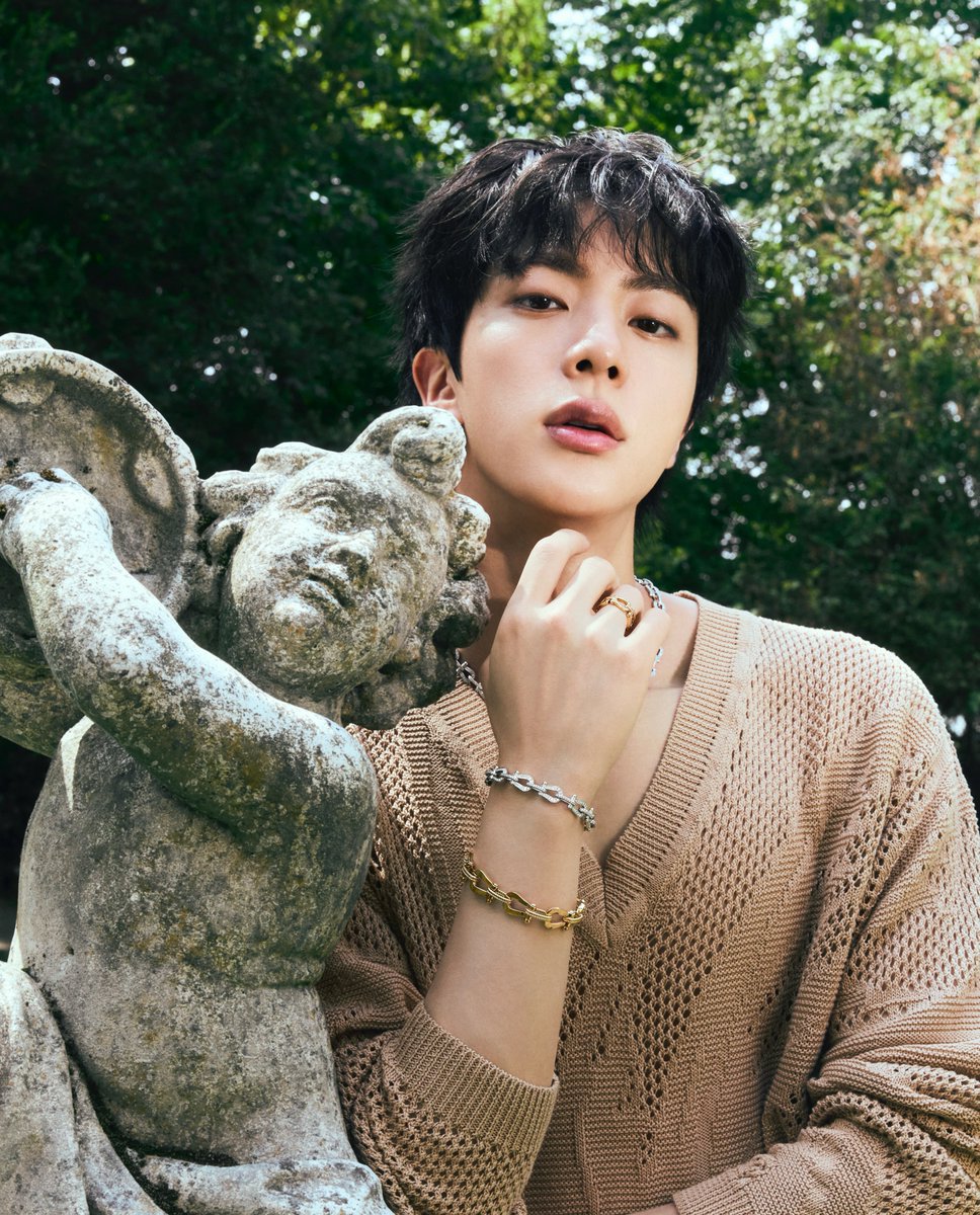 jinnieslamp's tweet photo. Photographer Jang Jungwoo Instagram post (No watermark ver.) 

“BTS Jin for ELLE Korea, August 2026 — Paris.”

JIN FOR ELLE KOREA  
#JinxELLEKorea #JinxFREDJewelry
#Jin #FREDJewelry @FREDjewelry https://t.co/aNrZP6fZR4