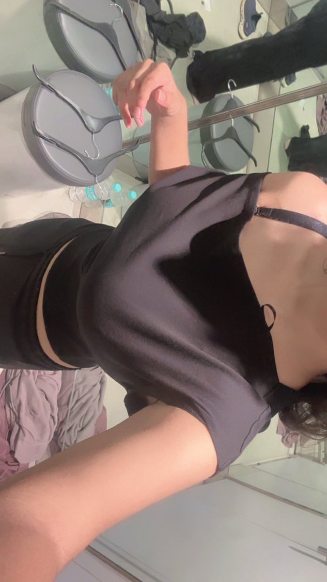 ifwstrawberry's tweet photo. if you saw me would you think i'm thinspo, fatspo or averagespo? https://t.co/9DqP9uTHrh