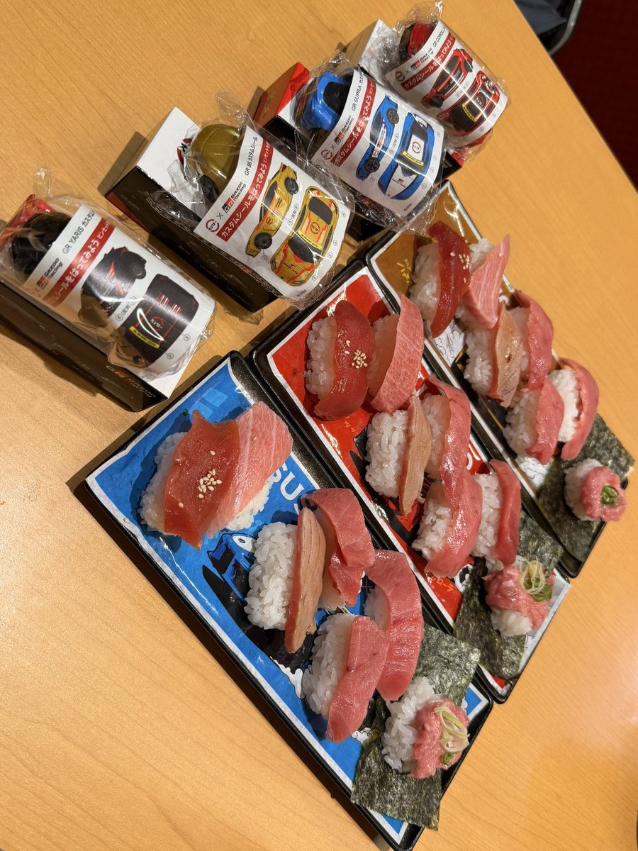 s_wk_2's tweet photo. こないだスシロー行ってきた！🍣つくロ
ー1とまぐろ3でコンプリート🌟
#スシロー #GR https://t.co/Vt4Mr0IV0m
