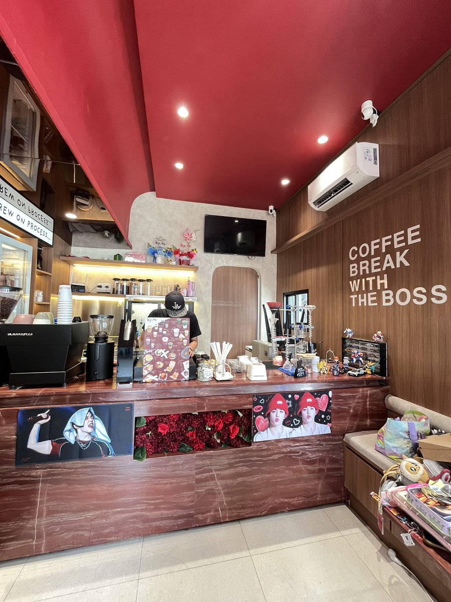 CherryLegacy's tweet photo. 🚨 THE OFFICE IS NOW OPEN! 🚨

Coffee Break with the Boss has officially started. ☕️👔❤️

The Boss is waiting. The coffee is ready. And our employees are officially clocked in.

See you at https://t.co/UgHneVVmLy! ✨ https://t.co/1rUsIqKJZp