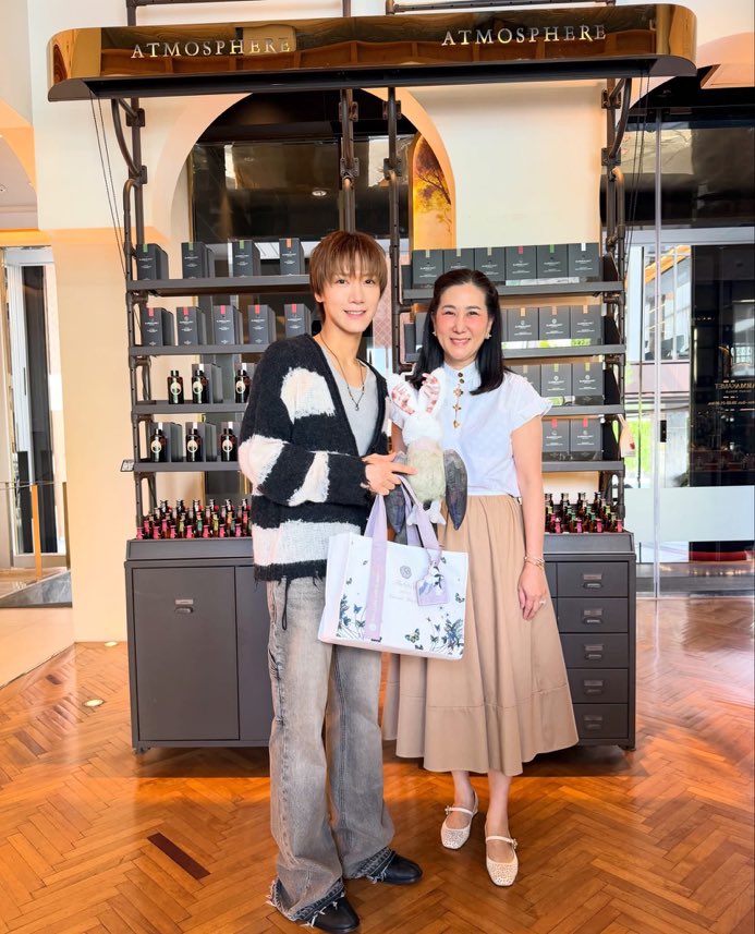ywnpsk's tweet photo. ว้ายยยยยยยยยยย น่ารักง้ะ แล้วโรงแรม  The Salil Hotel Riverside เป็นสปอนงานคอน 10ปี ให้ฮีพักด้วยยย ☺️🫪👀🙏🏻 น่ารักที่สุดดดดดดดดดดเลย https://t.co/k3qY72pizr