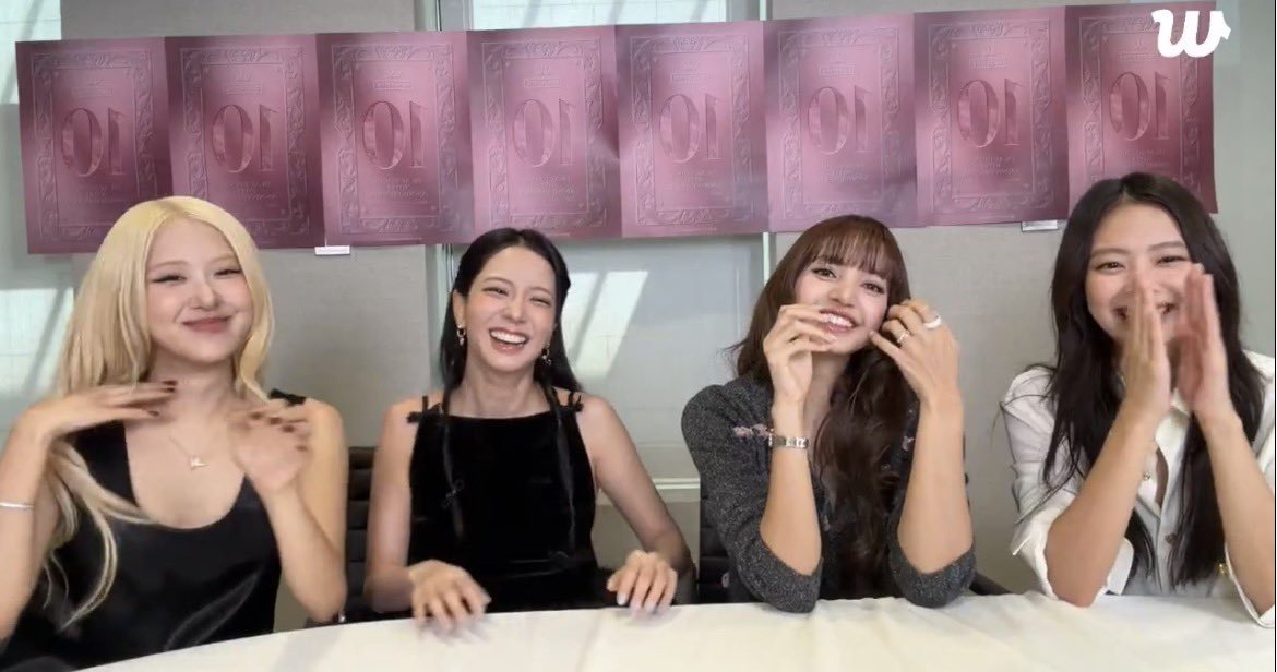 misskoreaJisoo's tweet photo. BLACKPINK  LIVE  EN WEVERSE https://t.co/BGtSBLmo4g