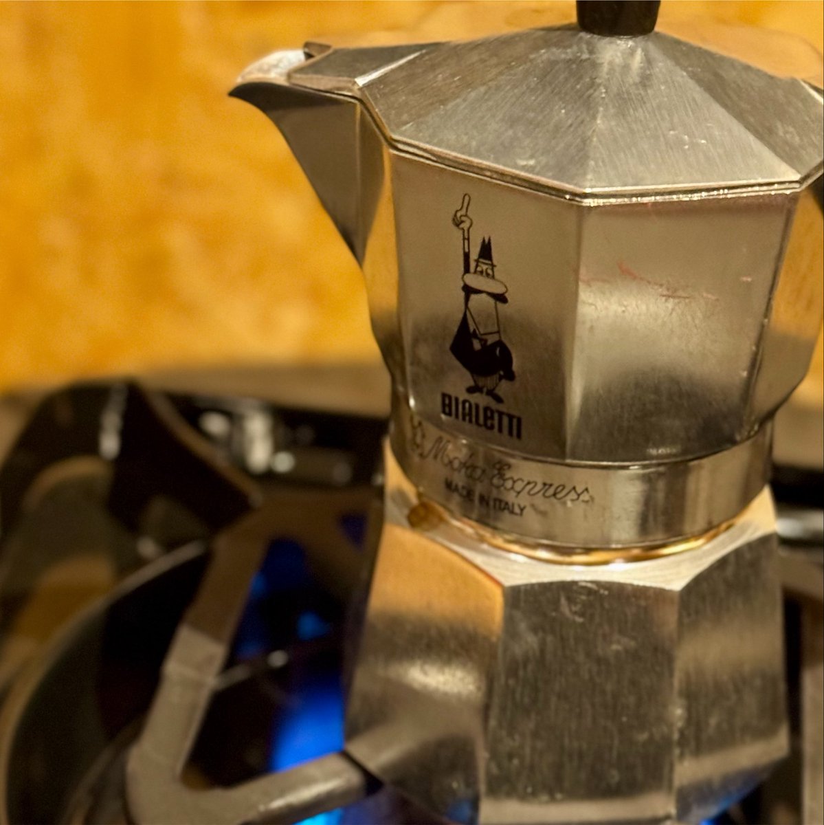 relux_basecamp's tweet photo. 珈琲炭酸割り
これもまた美味し☕️
管理人本丸の日常𓀠𓀠𓀠
#珈琲 #珈琲炭酸割り #山口県キャンプ場
#ReluxBASECAMP #リルクスベースキャンプ #新幹線が見えるキャンプ場 https://t.co/CSTVTr8RPT