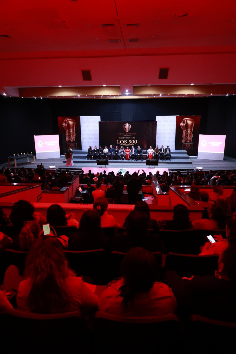 CristinaRuiz_S's tweet photo. ¡Hoy se graduaron Los 500!

Me emociona ver cómo culmina esta etapa de mujeres y hombres que asumieron el reto de prepararse, aprender y crecer para servir mejor a su estado y su país. 

Detrás de cada una y cada uno hay una historia, una convicción y la decisión de hacer mejor las cosas. Porque servir a México exige mucho más que buenas intenciones, exige preparación, carácter, sensibilidad y un profundo compromiso con la gente.

Los 500 representan a un priismo que entiende que la formación política no es un trámite, sino una herramienta para enfrentar los retos de nuestro tiempo, defender nuestras convicciones y recuperar la confianza de la sociedad.

Hoy celebramos lo aprendido, pero, sobre todo, lo que comienza.

Porque el futuro del #PRI se construye desde hoy, con mujeres y hombres preparados, comprometidos y decididos a dar la batalla por este gran país.

@alitomorenoc
@PRI_Nacional