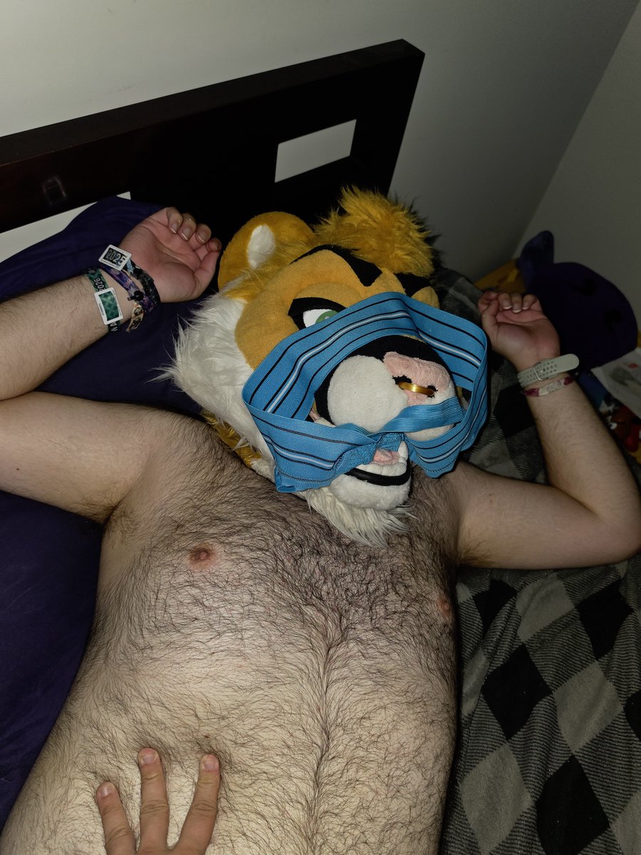 CougInYourArea's tweet photo. Ahki here!

You ever thought you would see this "top dom jock" huffing on my scent? Well now you have! So much for a top dom~ https://t.co/1mIg4xlIvf