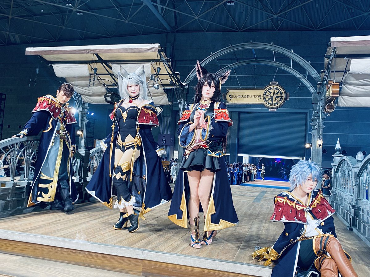 Hqlriq's tweet photo. 後ろからニーアの後ろ姿がちらって見えた瞬間急いで前まで行って列並んだ https://t.co/EyHqvT0hfj