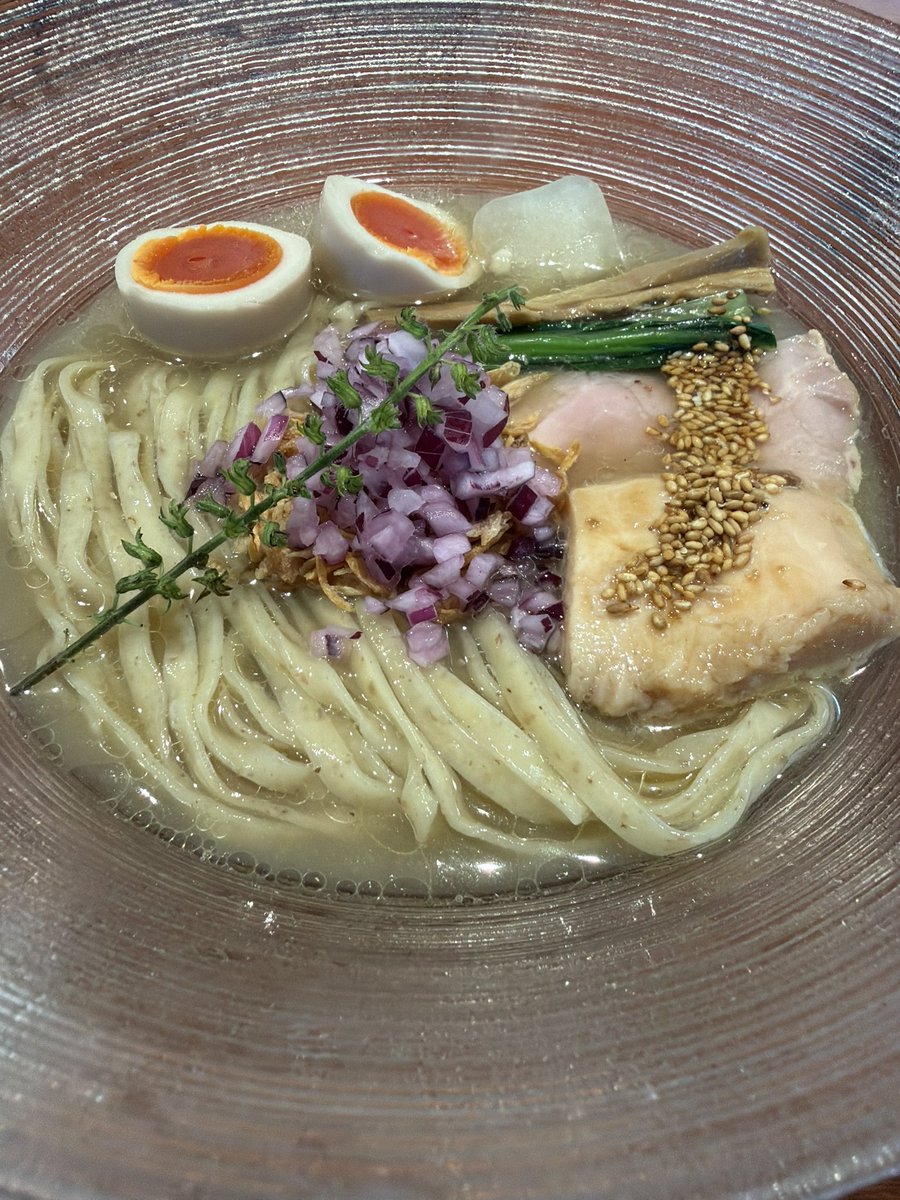 urbanlegendlvr's tweet photo. 📍麺屋 さくら井(三鷹)
🥢味玉冷やしらぁ麺 お茶漬けセット
🥓チャーシュー5種盛ハーフ

冷やしでも煮干し出汁の旨み充分🤗鶏出汁氷で味変と最後までスープ薄まらず頂ける一杯は満足度高め🤔バラ肉のチャーシューが抜群に美味い☺️やはり名店！美味すぎごちそうさまでした🍜

#ラーメン
#らーめん https://t.co/t8e1NoQvzO