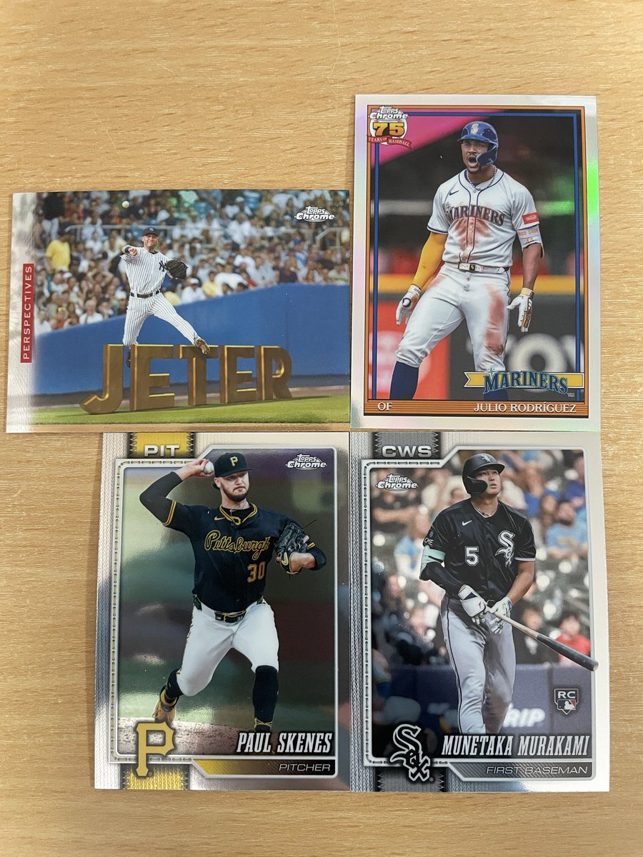 DreamingGinger5's tweet photo. 2026 Topps Chrome Baseball Mega Box
1BOX開封
今回は店長さん@BROTHERS_KAZU のとこで買えました！
Autoとレアインサート狙ってでしたが出ず。
けど、村上宗隆のベースがあったので良かったです！
シリアルでOZZIE ALBIESもありました！ https://t.co/LxDgf8nay8