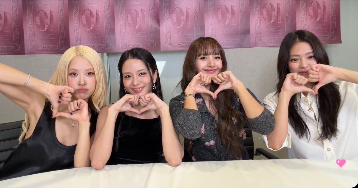 BBU_BLACKPINK's tweet photo. BLACKPINK HEARTS!!! I LOVE YOU, ALWAYS MY PINKS🤍 https://t.co/w7xjvaudeP