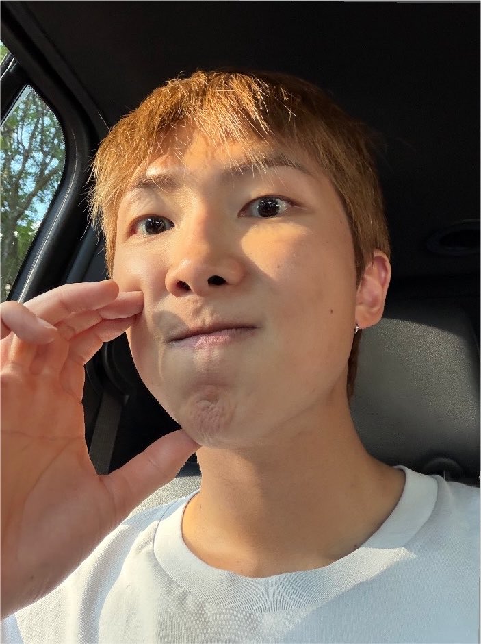 sugxmoon's tweet photo. cutie pie https://t.co/mCaqDHAos9
