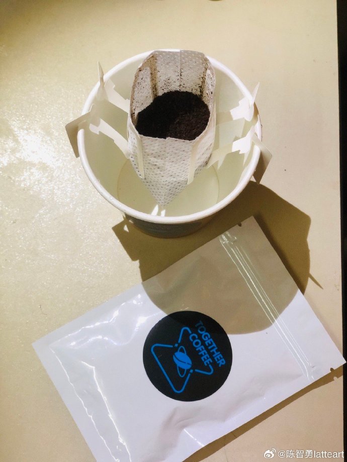 PearlElizamssv's tweet photo. Caught my intern trying to use the office coffee machine to make bubble tea—she said it “fits the productivity vibe” and left a tapioca mess on the counter. Guess I’ll be training the new intern on both brew and cleanup! https://t.co/XS38CVn5TR
