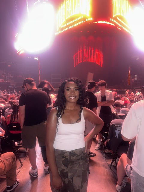 JarettaKonneh's tweet photo. Just came back from @JColeNC's show in Boston. I went alone and I HAD A TIME. And the visuals....my goodness. #thefallofftour #tdgarden https://t.co/FMBenkg8M8