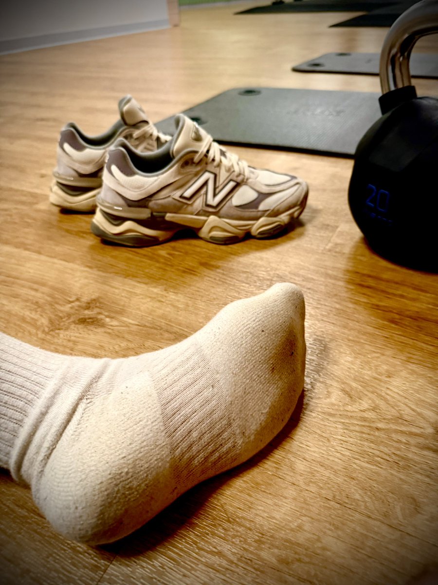 Bigbulgelover66's tweet photo. Gymtime π₯π·πͺπΌ #smellysocks #mansmell #smelly #stinksocken #manscent #sweatysocks #manstink https://t.co/ni5pWBwKy7