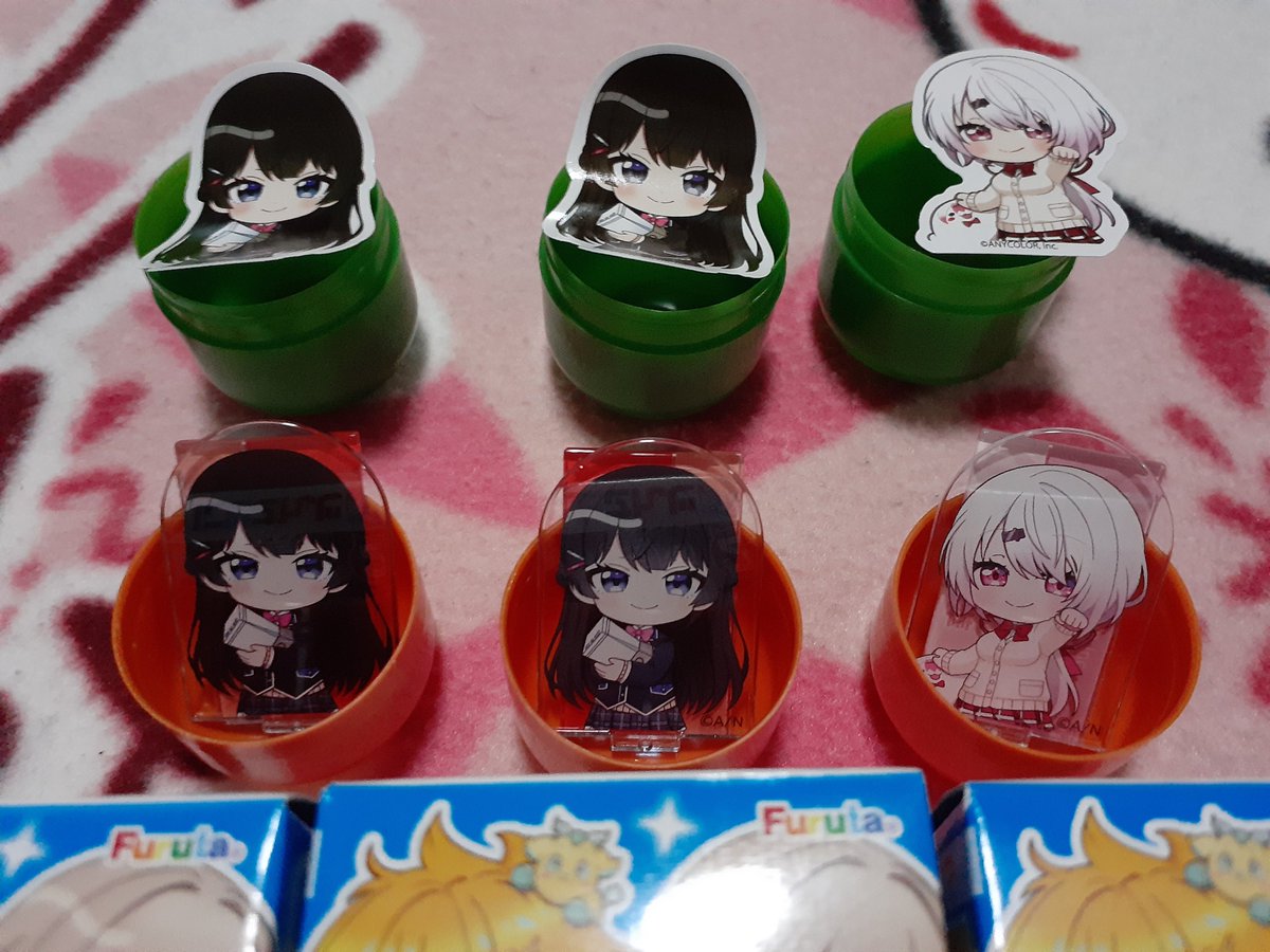 dm_study_'s tweet photo. にじさんじチョコエッグやっと買えた！3個だけだけどフレンさん欲しい！

……開けた時、裏面からストレートロングが見えてフレンさん！？って思ったけどまさかの美兎さんが2つも来てくれた。きっとこれは何かの縁か？ https://t.co/miHH7S2nwd