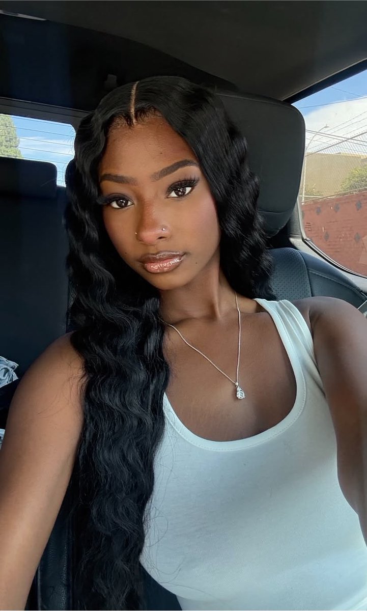 suckaworld's tweet photo. she’s literally so gorgeous. https://t.co/IwnCeaqLBd