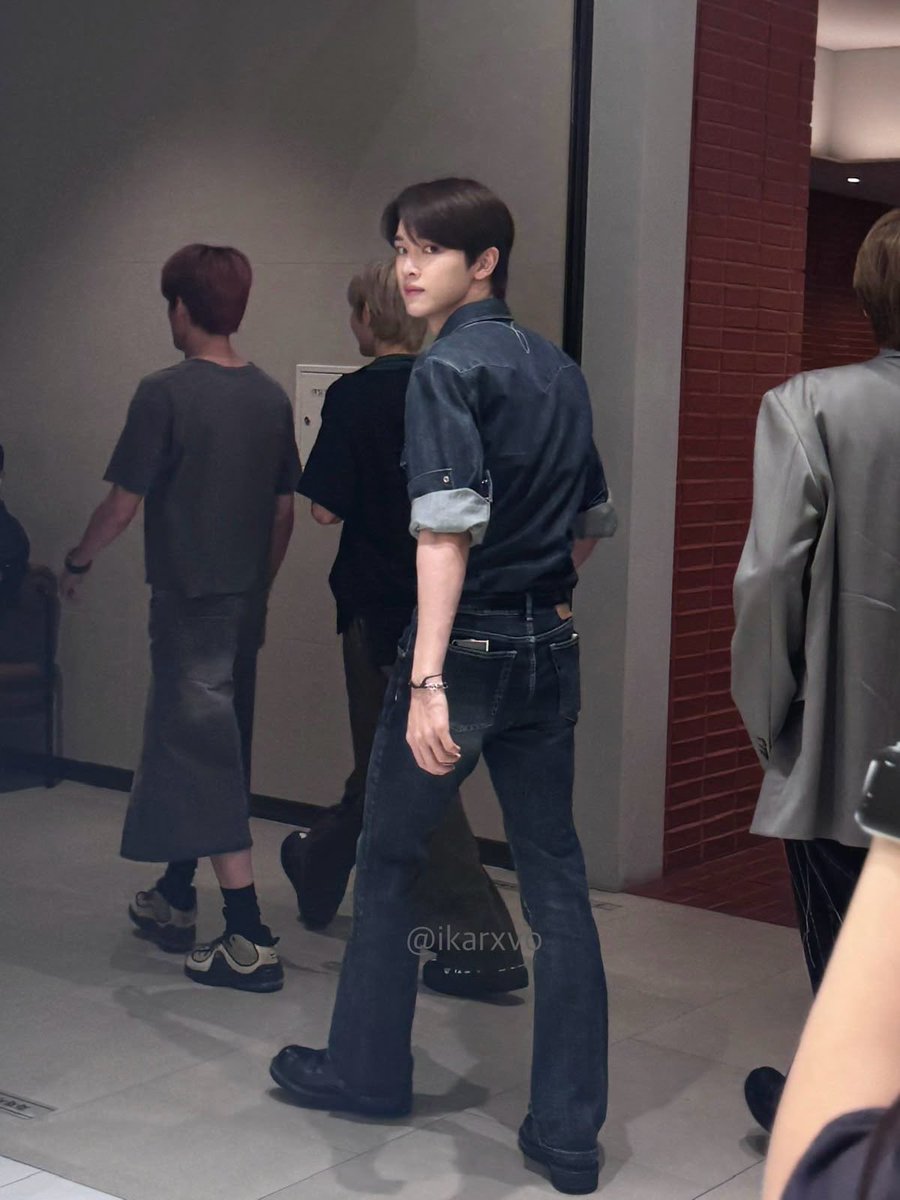 _hachanncutie's tweet photo. 성찬 부츠컷 핏 체고다 진짜 . ｡ o (♡) https://t.co/Fa2zBTdW2T