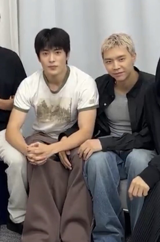 pan_2kiez's tweet photo. อีกนิดก็นั่งตักกันแล้วจริงๆ https://t.co/J9COm06YOa