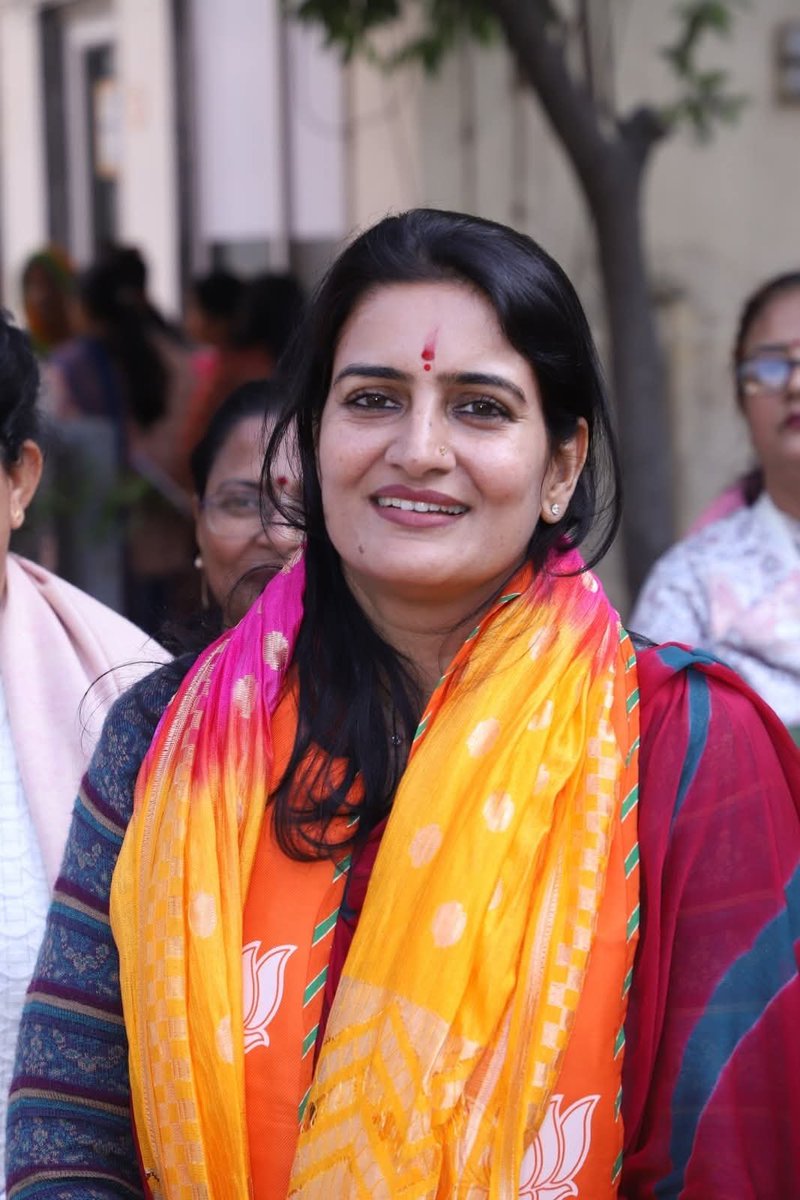 BhatiDilkhush's tweet photo. भाजपा महिला मोर्चा, राजस्थान की प्रदेश अध्यक्ष श्रीमती राखी राठौड़ जी को जन्मदिन की हार्दिक शुभकामनाएं।

ईश्वर से आपके उत्तम स्वास्थ्य एवं दीर्घायु जीवन की कामना करता हूं।

@RakheeRathore_ ji https://t.co/c2ILmJAh3b