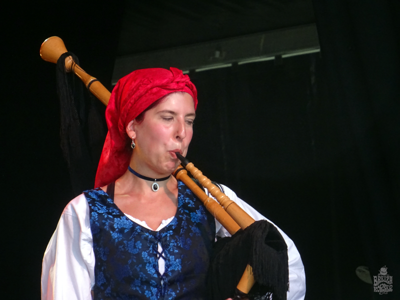 GiachelloB's tweet photo. Festival Interceltique de Lorient, Banda de Gaitas Tarabica de Guadarrama (Espagne)
#breizh #bzh #emojibzh #interceltique26 #culture #patrimoine #bagpipe #biniou #morbihan #lorient #labretagnedebreizhkorser #danse #musique #España https://t.co/3nhSWqluX4