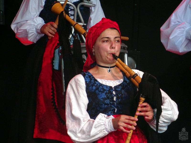 GiachelloB's tweet photo. Festival Interceltique de Lorient, Banda de Gaitas Tarabica de Guadarrama (Espagne)
#breizh #bzh #emojibzh #interceltique26 #culture #patrimoine #bagpipe #biniou #morbihan #lorient #labretagnedebreizhkorser #danse #musique #España https://t.co/3nhSWqluX4