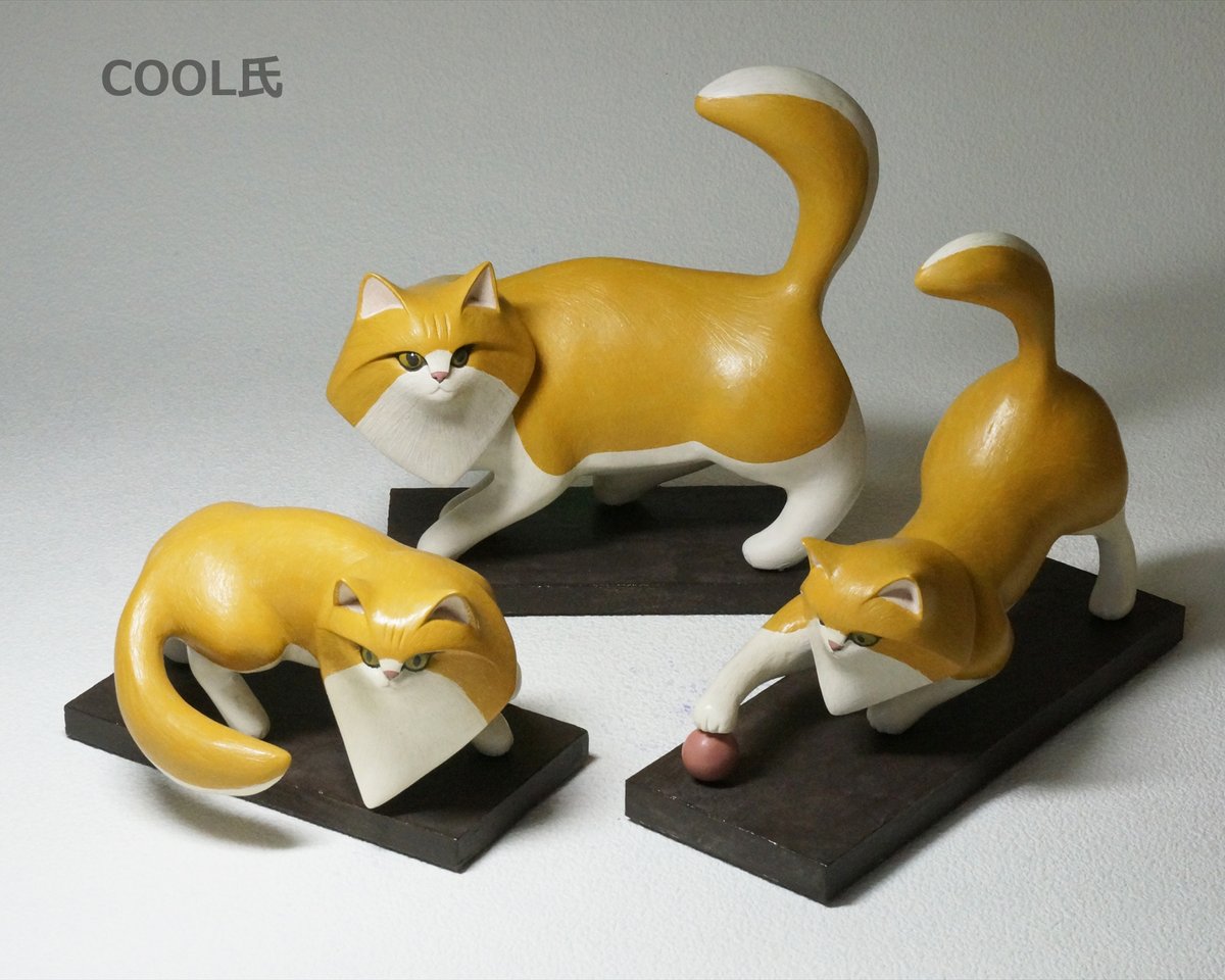 COOL90604977's tweet photo. 8月8日は #世界猫の日 ですね。
私の猫作品の「長毛猫」です。
小さめの長毛猫のオブジェと三匹の長毛猫です。 https://t.co/a0emMyTBit
