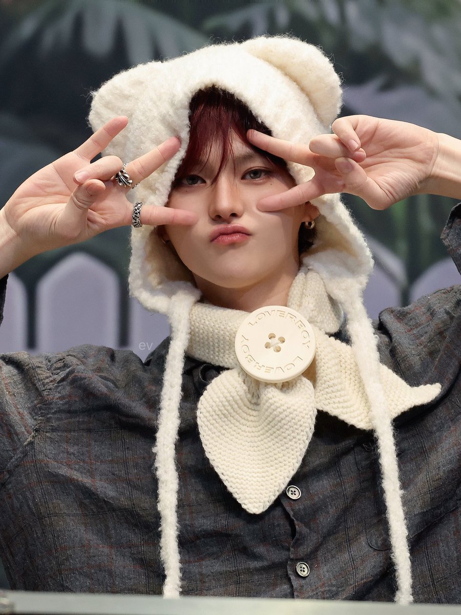 0a3ydwi's tweet photo. 오늘 세계고양이의날이래! 트레저짱고양이요시야 행복만해😽😽 https://t.co/fpJ7FcH9rl