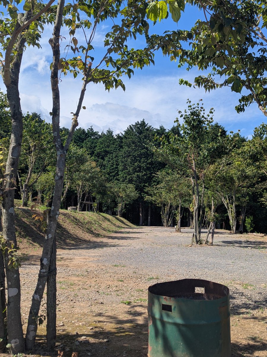 campde2525's tweet photo. 渓流サイトにあるシャワーも、ぜひご利用ください〜🚿

管理棟も24時間開いてます🙆

#茨城県のキャンプ場 https://t.co/ywhZS7yPTw