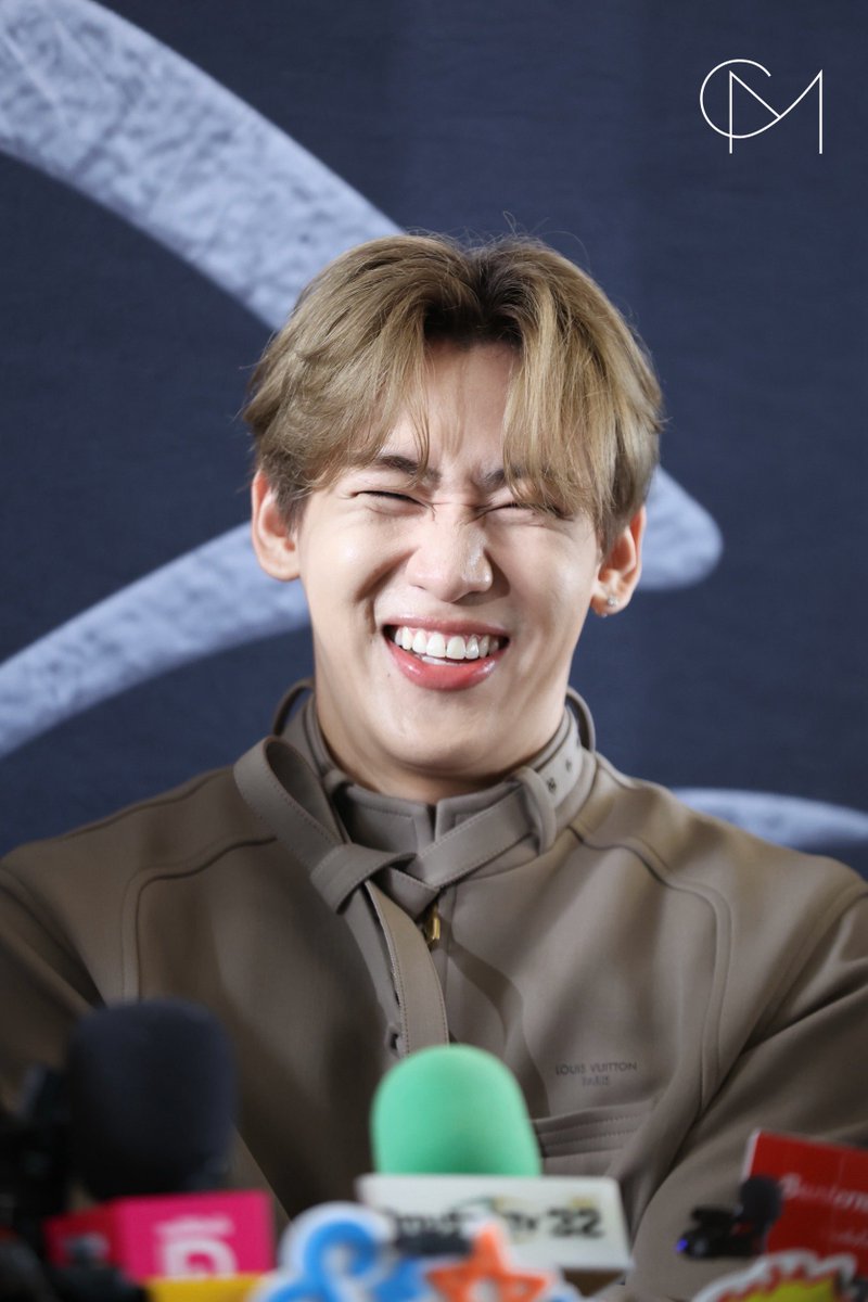 CM2Connect's tweet photo. เป็นอีกรายการที่แฟนๆหนุ่ม “แบมแบม” ต้องรอติดตาม ในรายการ UNSEEN (อันซีน) รายการเรียลลิตี้หมอดูหรือนักพยากรณ์ ทำนายทุกศาสตร์ทั่วเอเชียครั้งแรกของประเทศไทย  

#뱀뱀 #BamBam
#UNSEEN2026 #WeTV 
#ศึกชิงบัลลังก์ผู้หยั่งรู้ https://t.co/8VdoOBAGPB