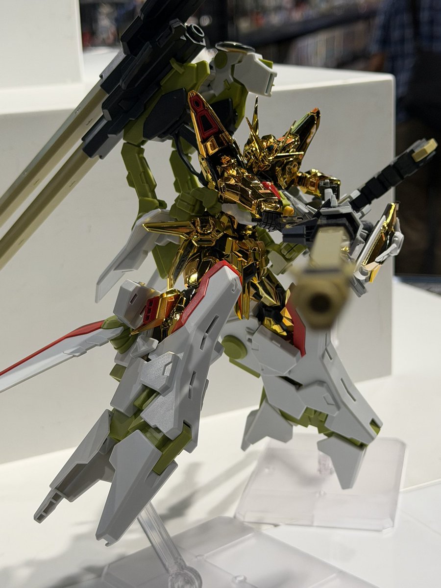 aho_train's tweet photo. #ハイクオリティ・ガンプラスキャン 
をガンダムベース東京でしてきた！

クスィーG、3mm軸穴なかった
軸穴のことすっかり忘れてました…
挟み込むタイプのでなんとか、、、

RGアカツキのゼウスセットをゲット！
バンダイ、脅威の生産力で山積み。

そろそろGセルフの劇場パーフェクト、
再販して！ https://t.co/C3Lo42q4T8
