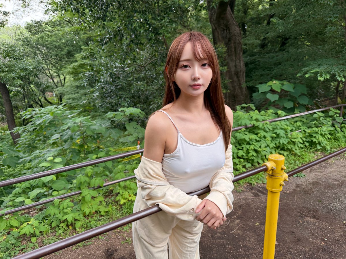 mokapi552's tweet photo. 公園デートで彼女がこんな格好して来たらどう？ https://t.co/DSOAJLjnx1