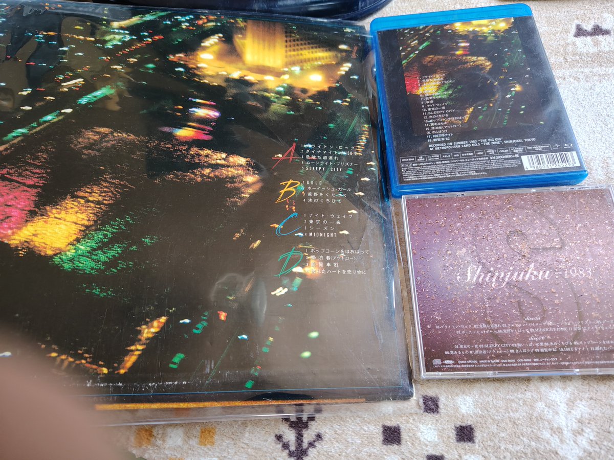 junpei73346187's tweet photo. なるほどレコードは最後100万ドルナイトと違うブルーレイも最後観覧車　CDは曲全部入ってる
完全版ないんや
私は学校行ってお金なかったから行ってないけど https://t.co/hTtrTTrx7a