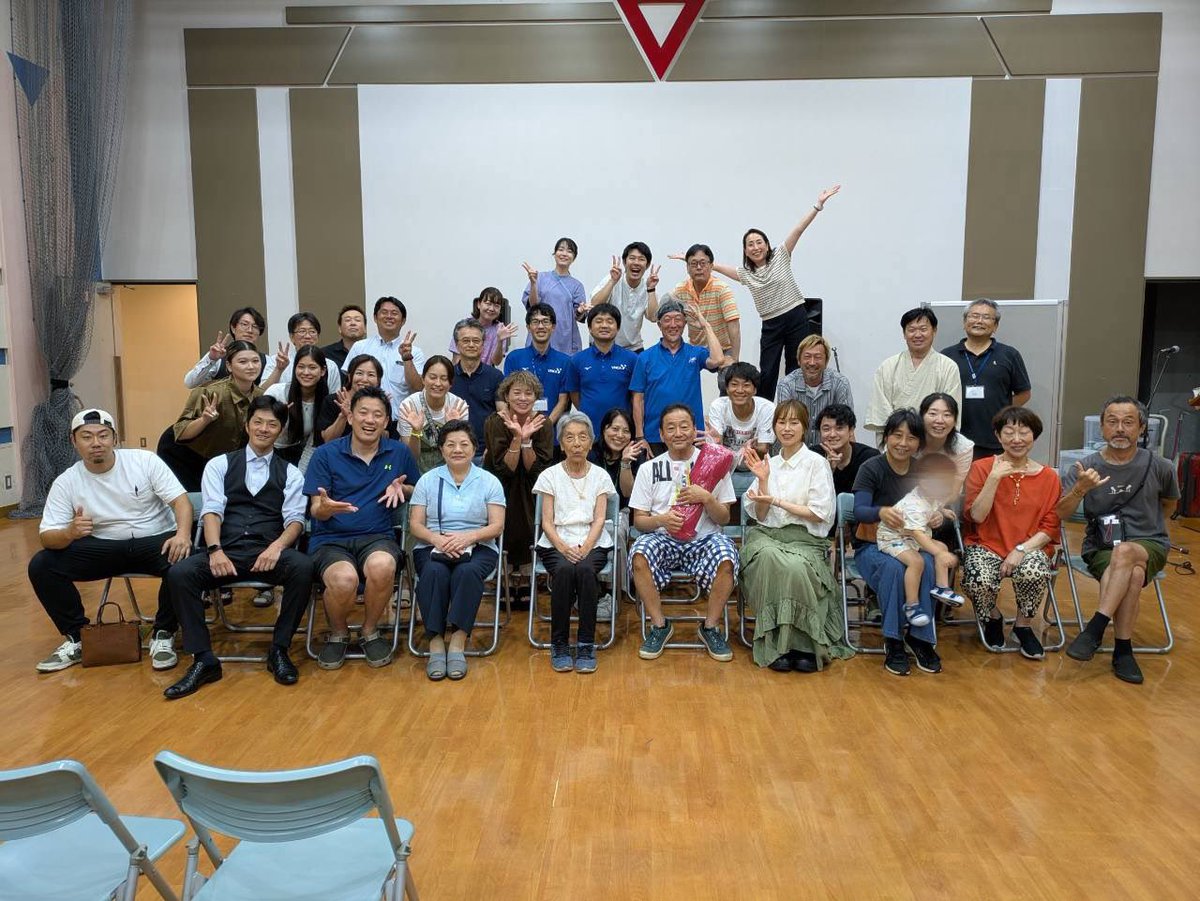 fushimi1988's tweet photo. 今日は、特別市・大都市行財政制度特別委員会が開催されました。
夕方からは夏祭り、戸塚東口商店会納涼会！
立川佐平次さん、kaho*さんの演出もあり盛り上がりました。 https://t.co/21xXosIv7V