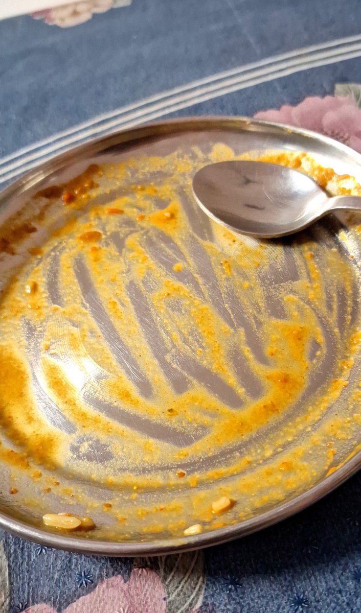 Dinglish_Samosa's tweet photo. 1.Samosa ✅️ 
2.Jalebi ✅️ 
3.Rajma Chawal ✅️ 
4. ??????? https://t.co/b7YPNlMHlf