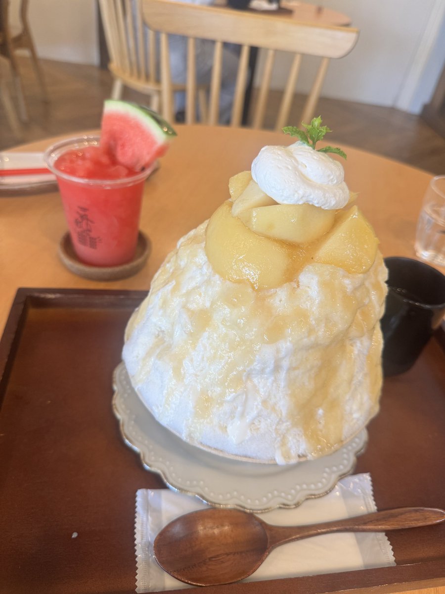 demi1015's tweet photo. @tomoyodosu ちょうどこれを食べる所でした😂
今年は早いから来月まで残ってるかなー😭 https://t.co/NVNMWVa7PT