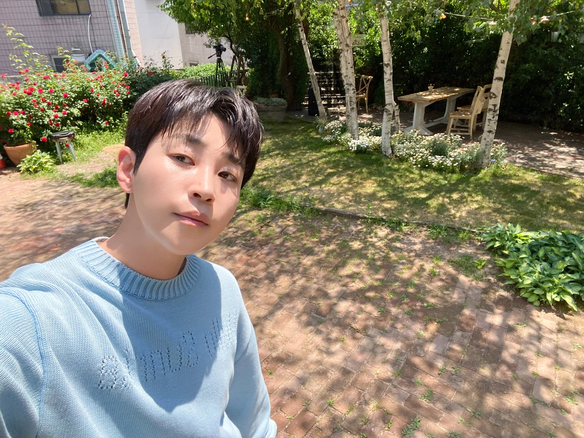 superbellcom's tweet photo. 멈춰 있던 지역에 심폐소생술🫀 하러 온 #딘딘
새 동네 살림단의 햄찌 막내🐹는 잠시 후 5:10PM SBS #우리동네전성시대 에서 만나요💛
#DINDIN #SBS #슈퍼벨컴퍼니 #SUPERBELLCOMPANY #SUPERBELL #SBC https://t.co/kMLgI9TtG1