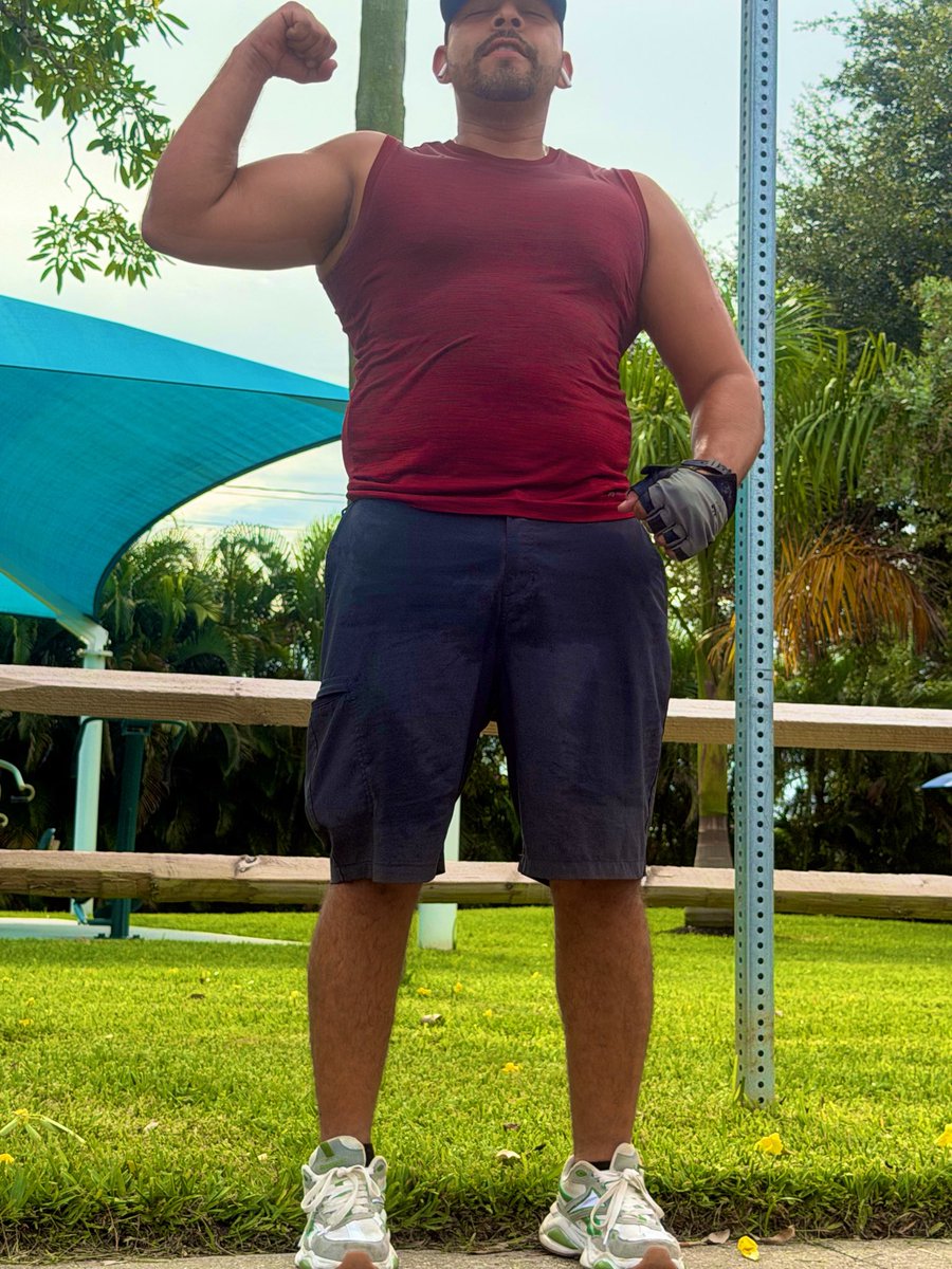 lonsolanom's tweet photo. Physical Attraction!
#momsonn #energy #latino #bye #escoliosis #scoliosis #top #men #topboy #bodybuilding https://t.co/UZG8boysjL