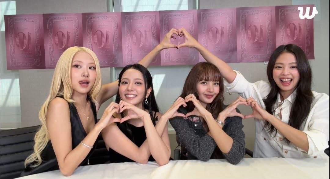 Bff2Yuna's tweet photo. I’m scare about this is the last OT4 live of #blackpink #jisoo #jennie #rosé #lisa 😭 https://t.co/KLbiOCWsBh