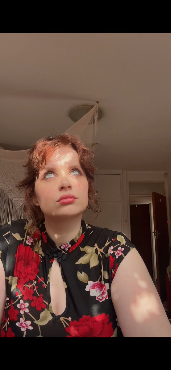 softlylightly_'s tweet photo. Oh, here comes trouble. Elon has given me back my full ability to flex my power. 

—have the voice note feature in my DMs again. 

Accent unlocked. All the freaks that end up in my dm requests are not ready for this. https://t.co/uwlQjFKB2k