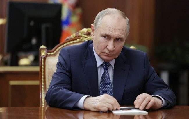 FilonenkoOles's tweet photo. Путин боится ездить в европейские регионы РФ -  туда достают украинские дроны

На следующей неделе Путин планирует посетить Новосибирск. Это станет пятым регионом, который он посетит после продолжительной паузы. Лишь в одном случае выезд касался европейской части страны.

Официально о визите в Новосибирскую область Кремль еще не сообщал