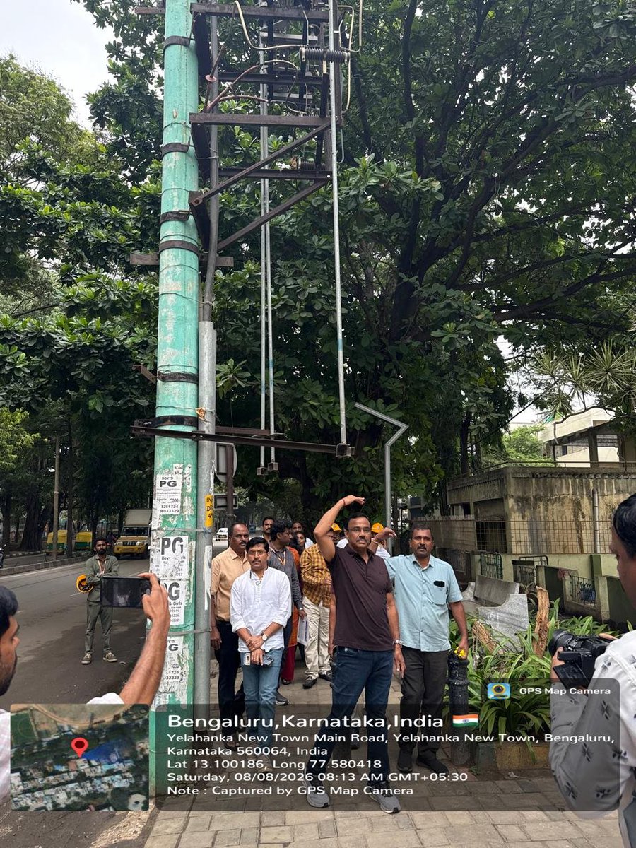krishnabgowda's tweet photo. A sincere thank you to BESCOM for stepping up for Bengaluru.

Under the directions of Hon. Minister Sri @thekjgeorge, BESCOM has joined the Freedom from Waste campaign and is taking action on the ground.

On August 8 and 9, the MD and senior officers are leading an intensive JCB drive to clear waste and debris around BESCOM’s electrical installations in public spaces.

I hope BESCOM’s sense of responsibility inspires every other agency to look at its own spaces and do the same.

Together, let’s #JustCleanBengaluru for a Better Bengaluru.