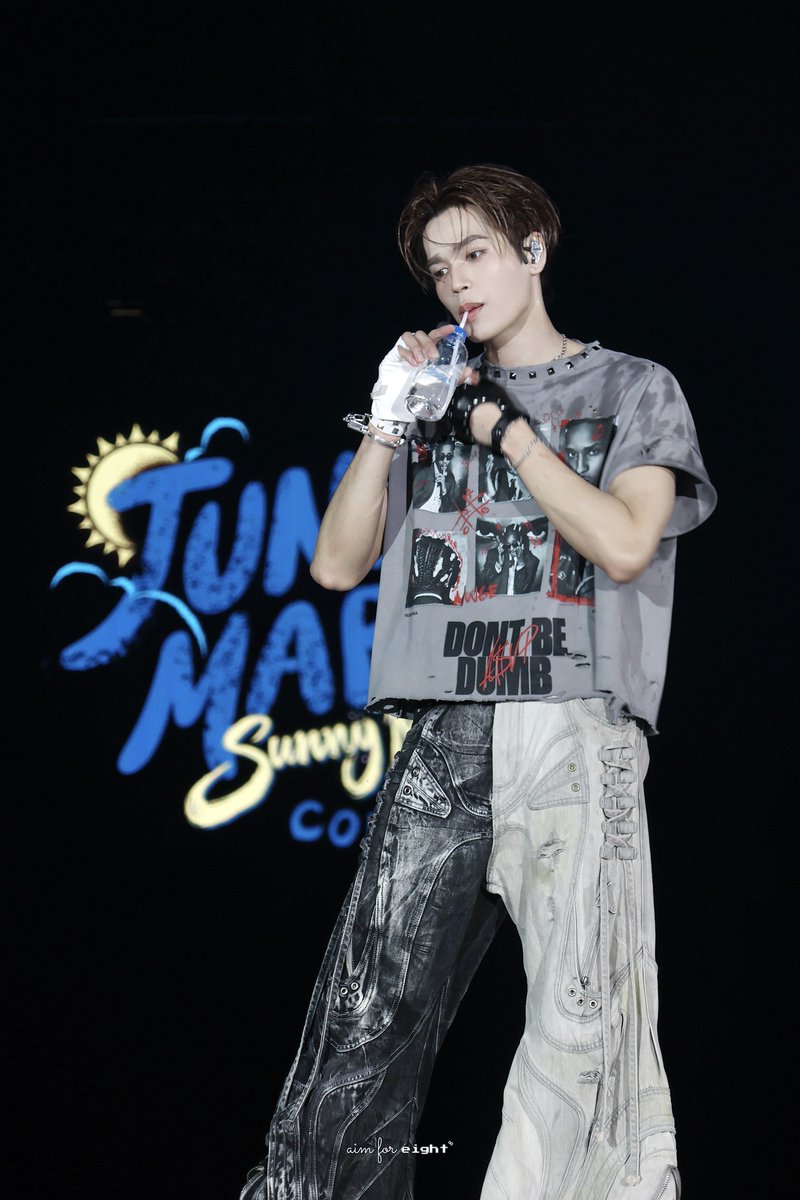 aim4eight's tweet photo. 🥤

JUNIORMARK ONCE SUNNYMOON

#JuniorMarkConcertD1
#markjrtn @Markjrtn https://t.co/nKLfIiuqFw