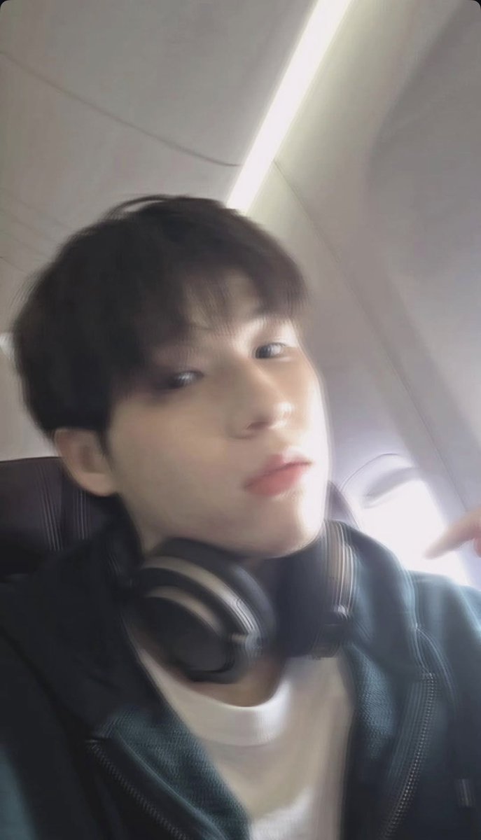 babiejxnwry's tweet photo. ทำอยู่ไร                                  รักครับ https://t.co/RfbhAQylZf