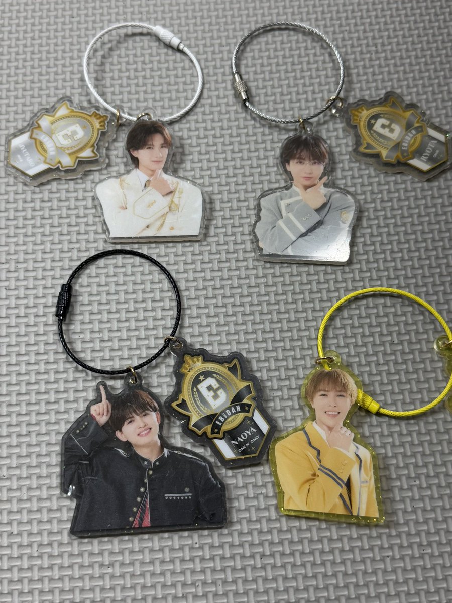chi_gnjb's tweet photo. エビライ  アクキー 学生証 ミニフォト 交換 Team C

【譲】
アクキー：長野凌大 山中柔太朗 NAOYA KEVIN
学生証：山中柔太朗 曽野舜太 TETTA 武藤潤
ミニフォト：吉田仁人 シューヤ ジャン海渡SHOOT タカシ

【求】小泉光咲

8/16会場にて手渡し or 郵送
お気軽にお声掛けください✨️ https://t.co/AVPRpy2Mhz