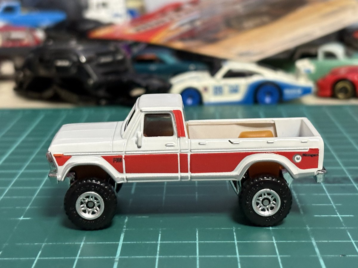 porschegmbh's tweet photo. #マッチボックス #FORD #RANGER
#F100 #BIGGOOT
ビシッとハンサムにローダウン😎✨👍 https://t.co/28p0JSsuFj